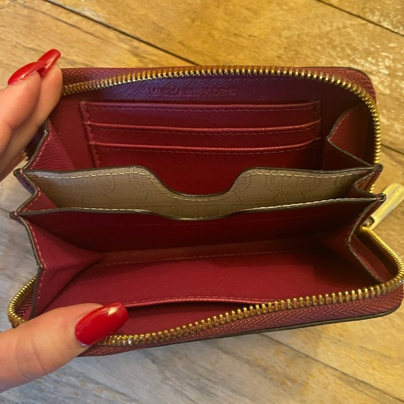 Michael Kors wallet - Picture 3 of 3